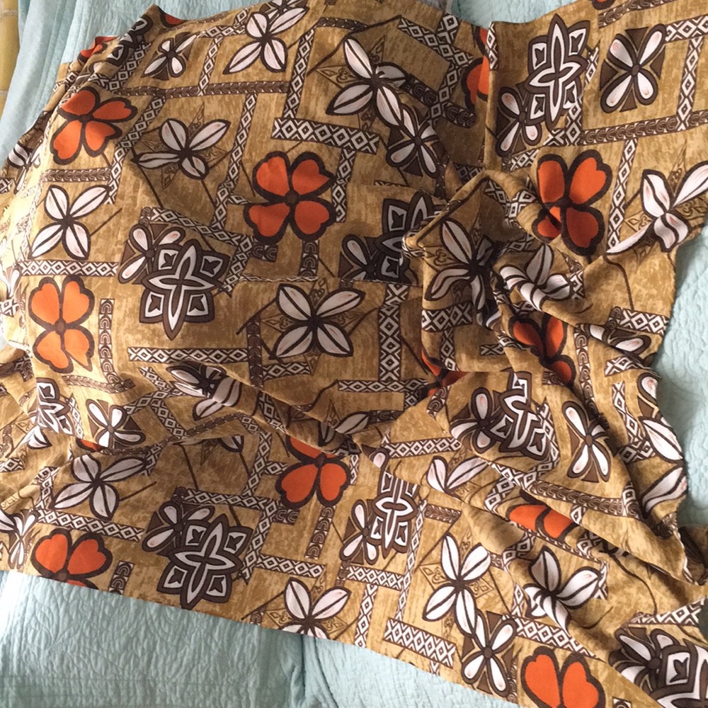 Roundy bay sarong or beach blanket tropical print